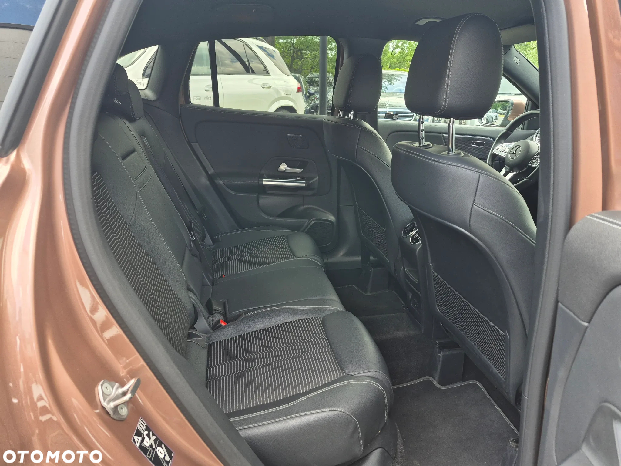Mercedes-Benz GLA 200 4-Matic Progressive - 30