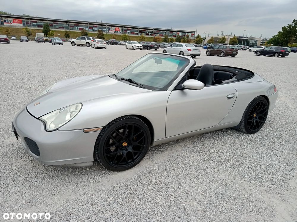Porsche 911 Carrera 4 Cabrio - 18