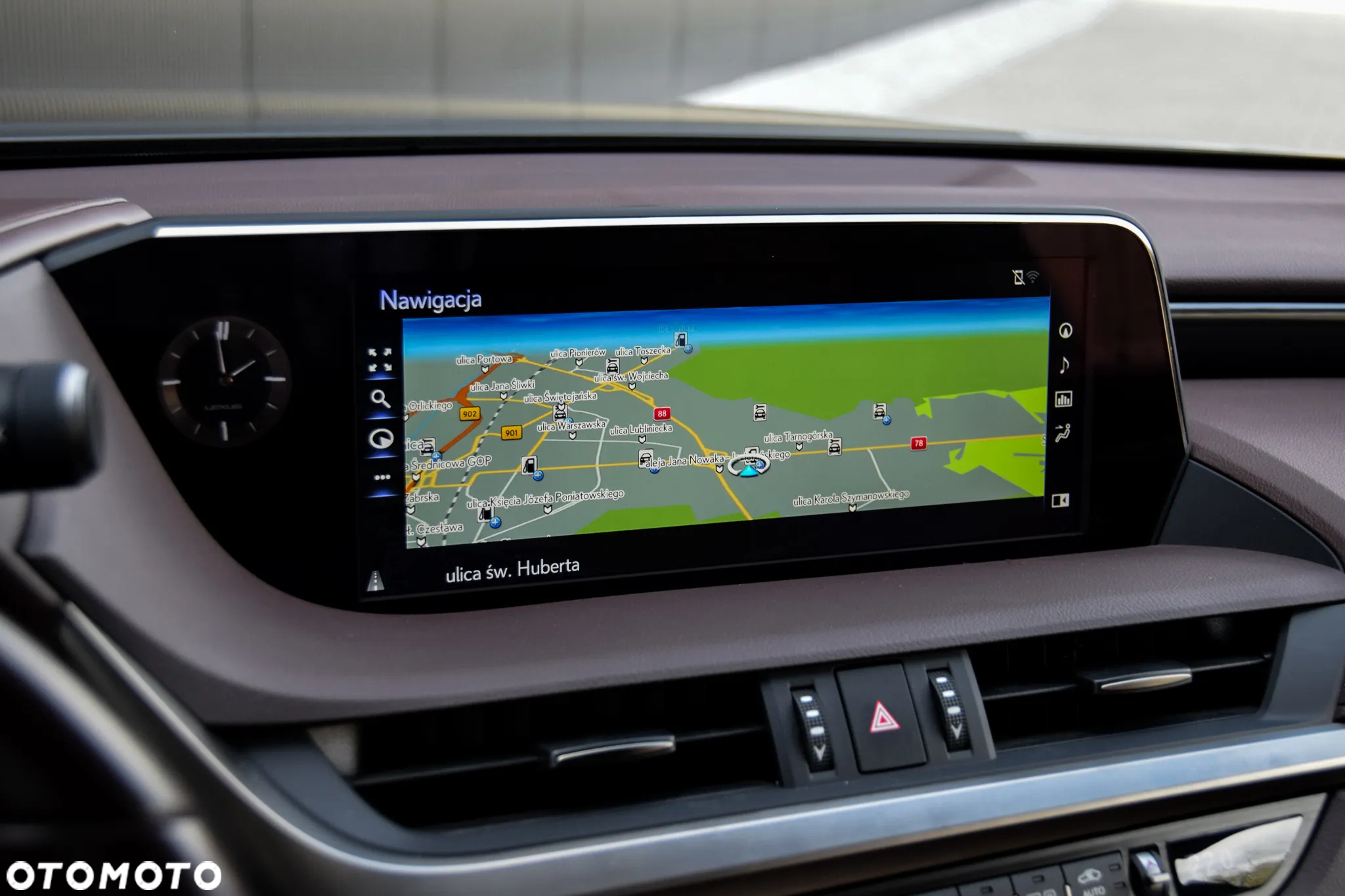 Lexus ES 300h Business Edition + - 11