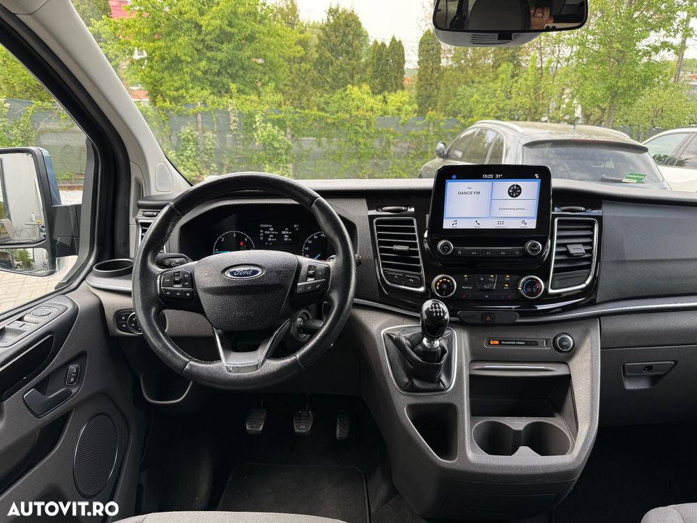 Ford Tourneo Custom - 8