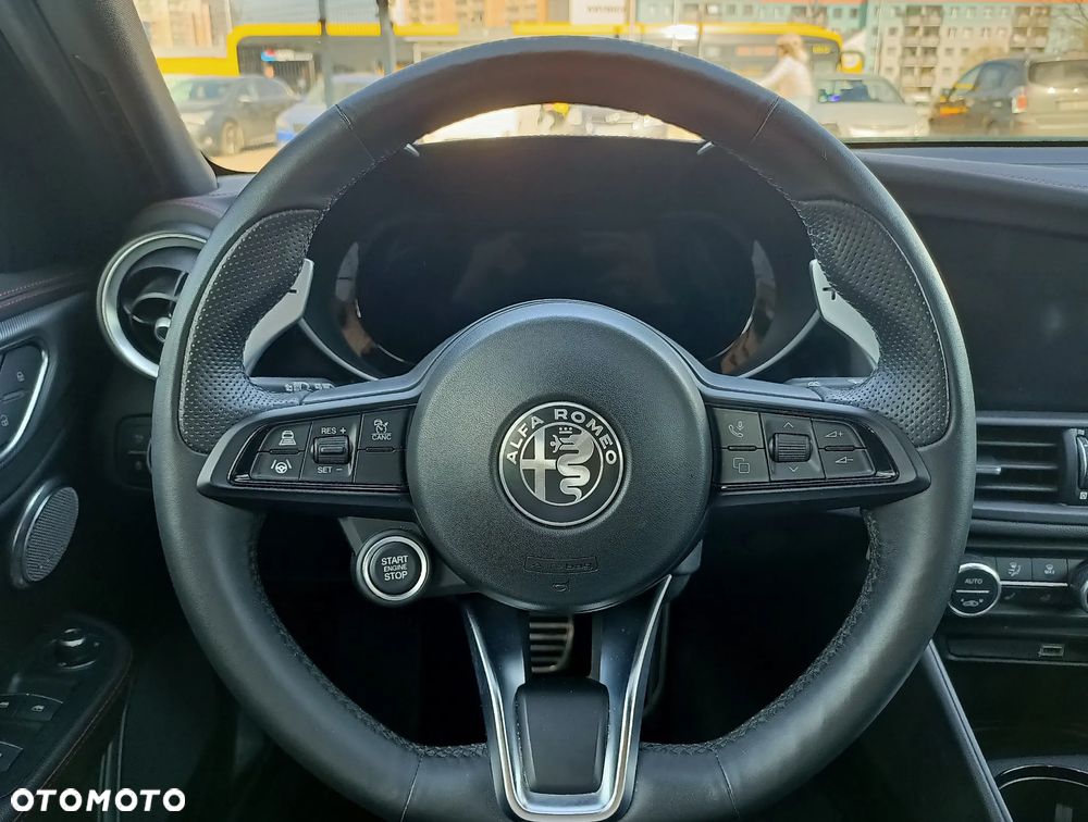 Alfa Romeo Giulia 2.0 Turbo Tributo Italiano Q4 - 11