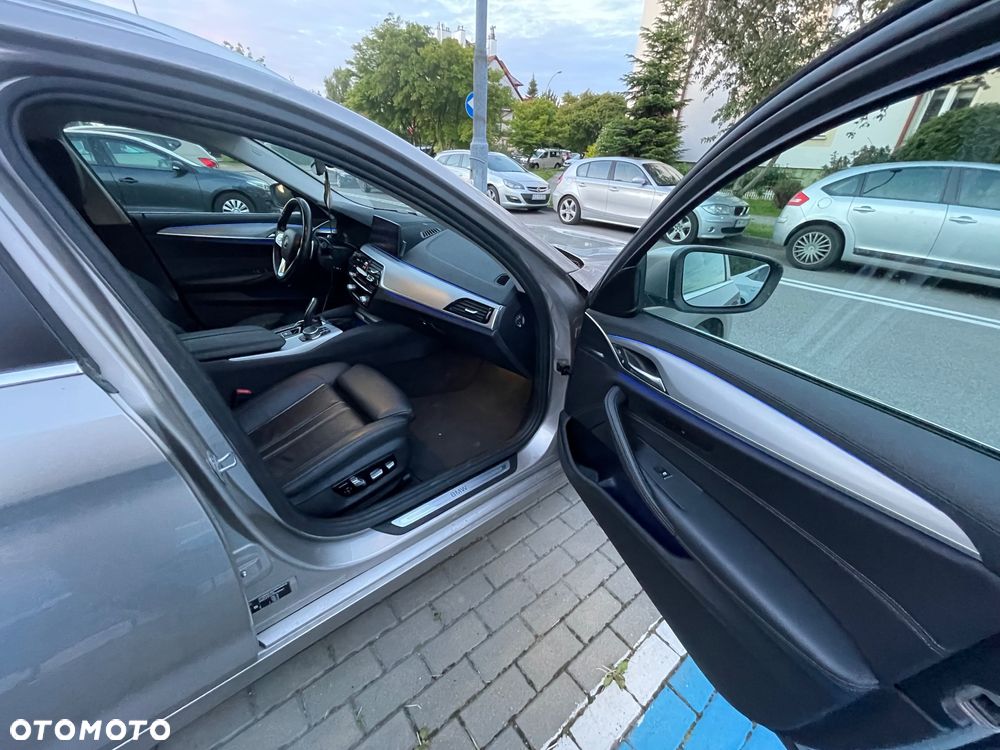 BMW Seria 5 520d Touring - 11
