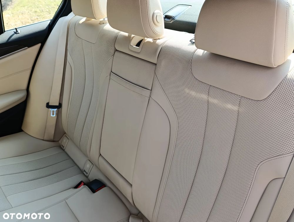 BMW Seria 5 530e - 19