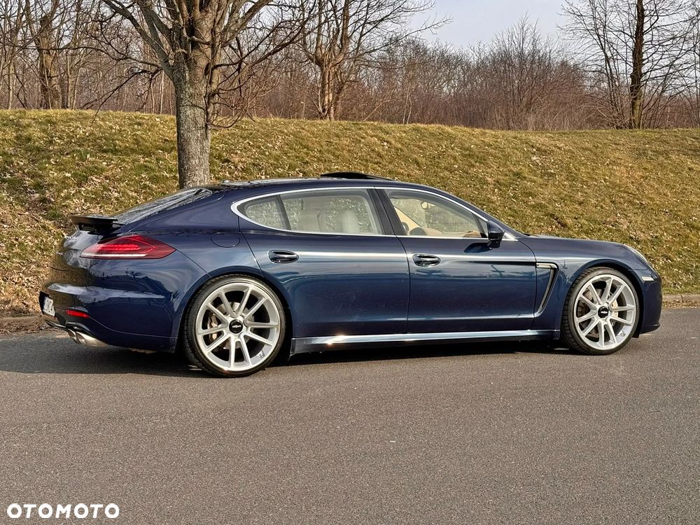 Porsche Panamera - 1