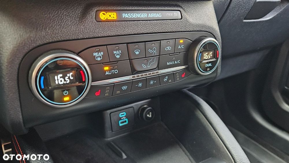 Ford Kuga 2.0 EcoBlue 4x4 ST-LINE X - 31