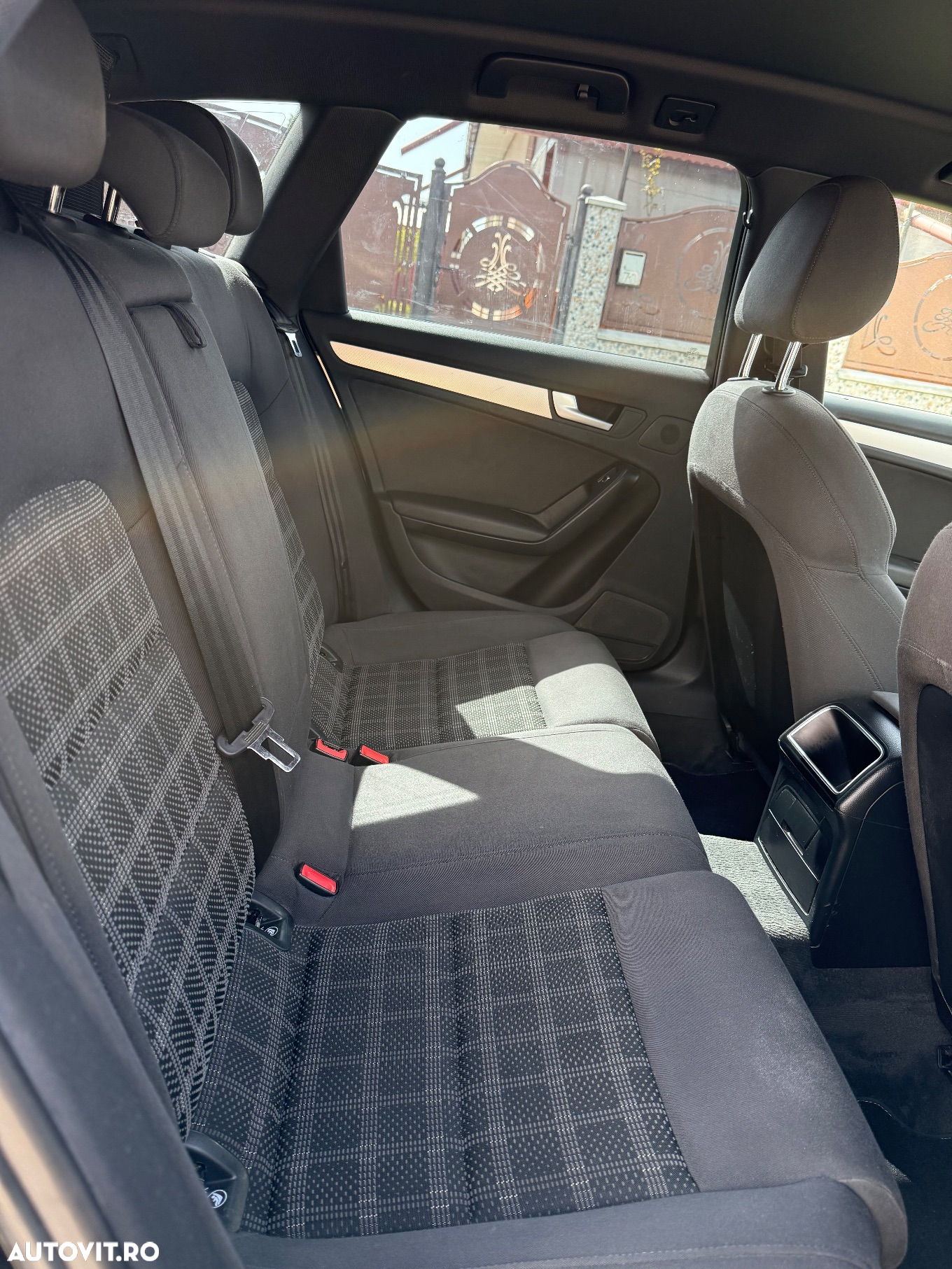 Audi A4 Avant 2.0 TDI quattro - 8