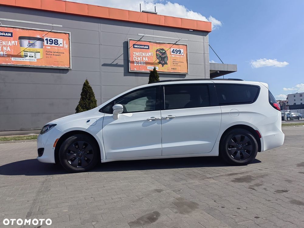 Chrysler Pacifica - 8