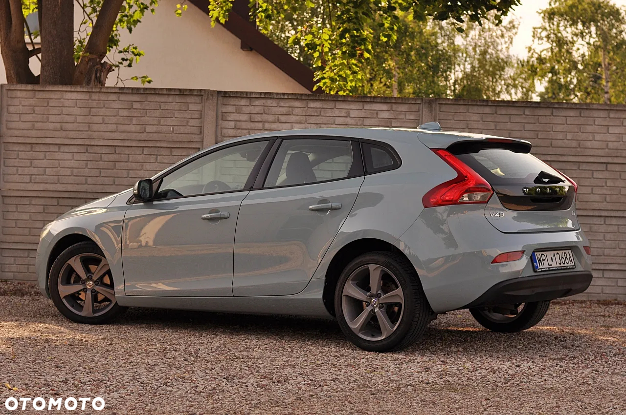 Volvo V40 D2 Momentum - 8