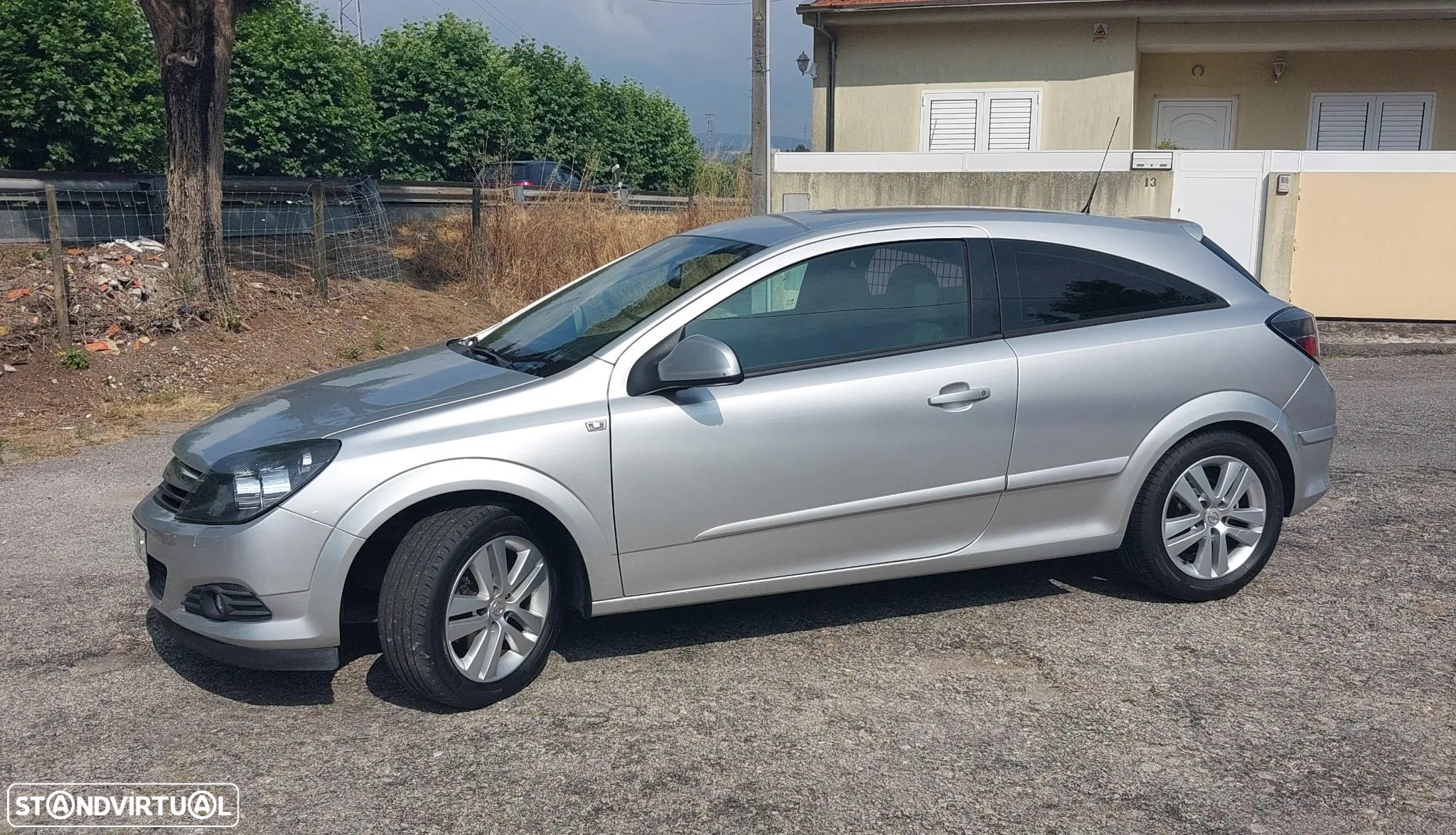 Opel Astra GTC 1.3 CDTi - 5
