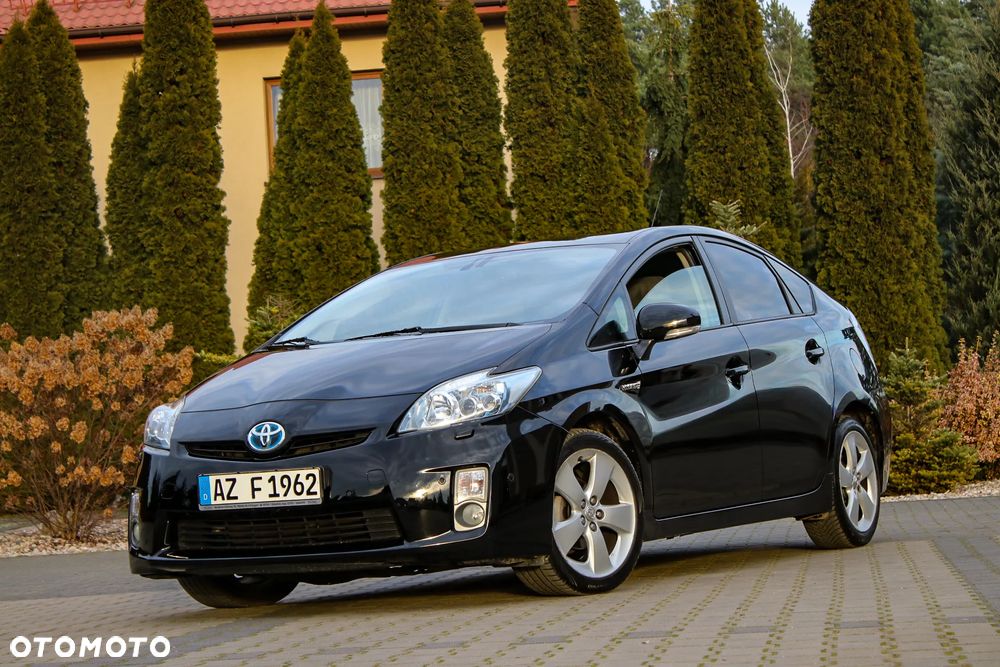 Toyota Prius (Hybrid) Executive - 3
