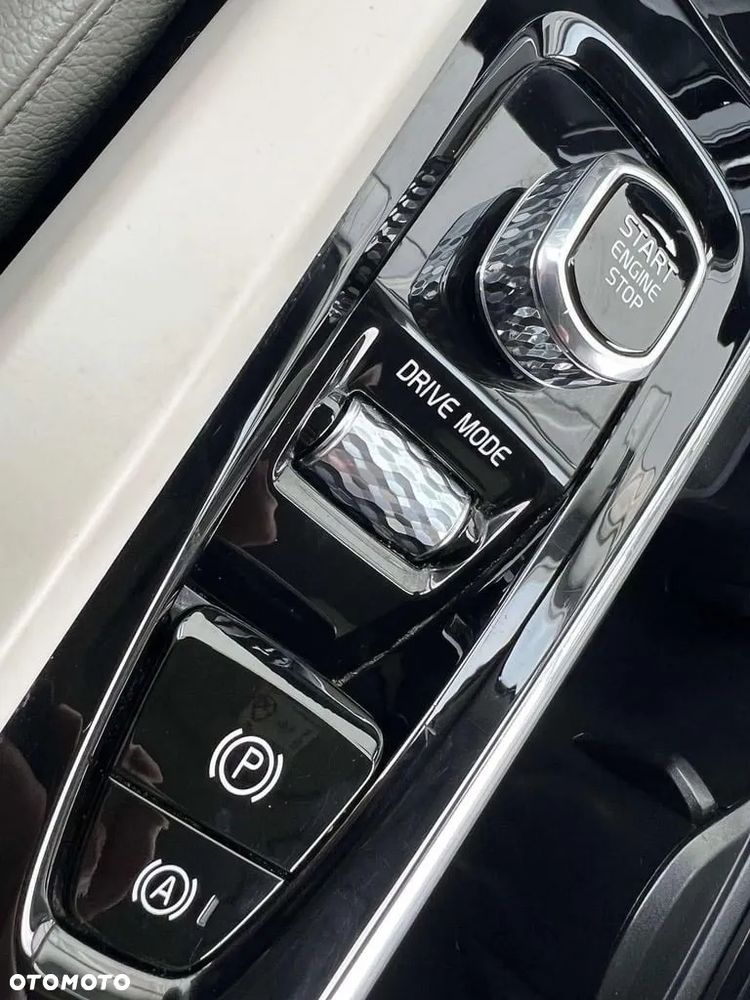 Volvo XC 60 D5 AWD Inscription - 12