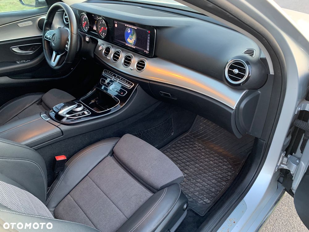 Mercedes-Benz Klasa E 220 d 4-Matic Avantgarde - 28