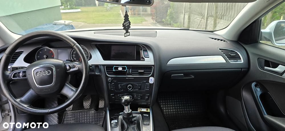 Audi A4 Avant 2.0 TDI DPF - 9