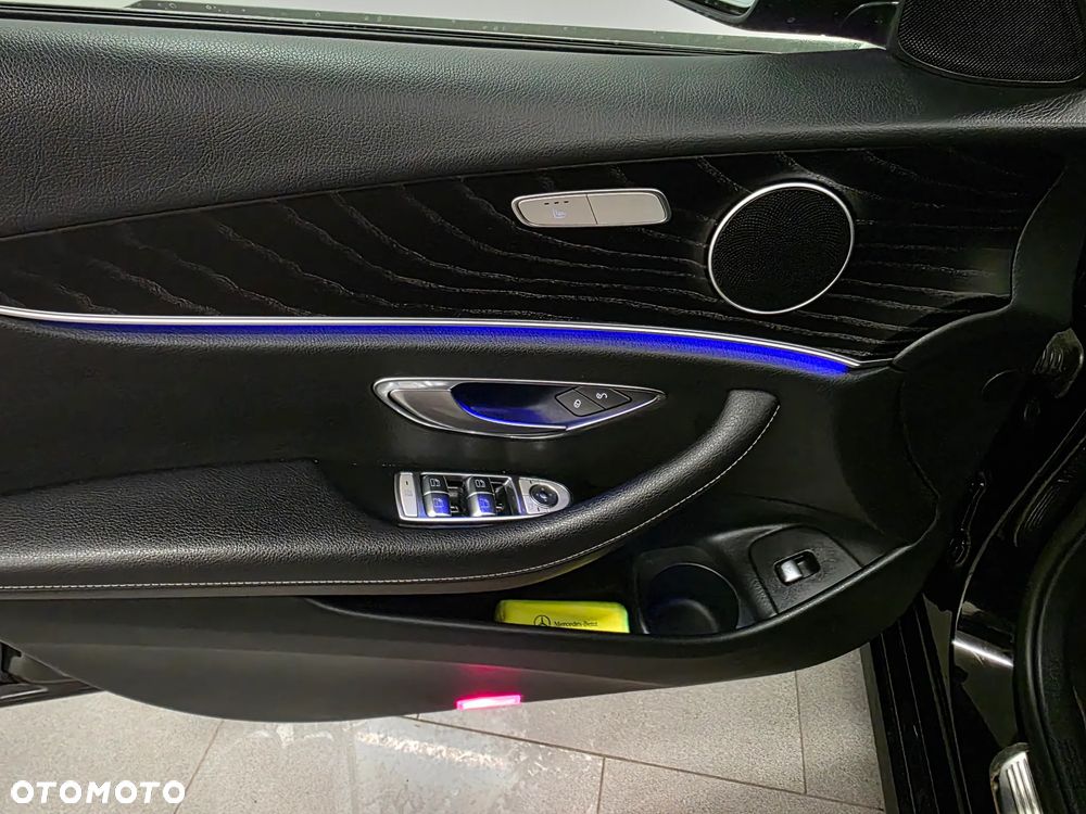 Mercedes-Benz Klasa E 300 de 4-Matic Exclusive - 24