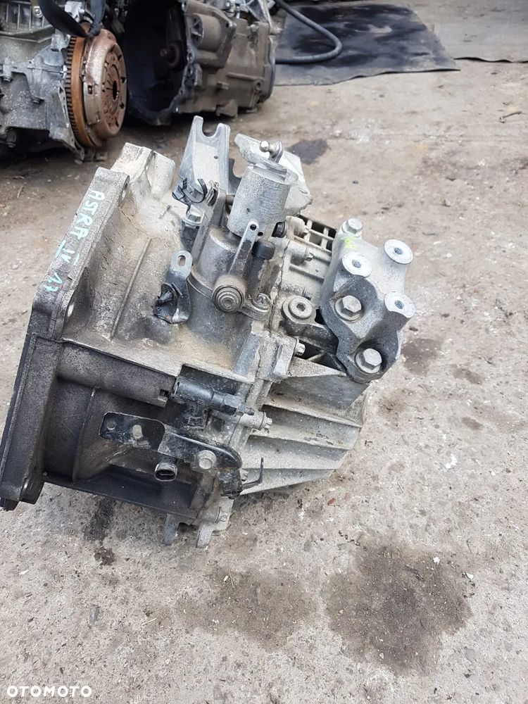 Skrzynia biegów ASTRA IV  1.7 CDTI - 3