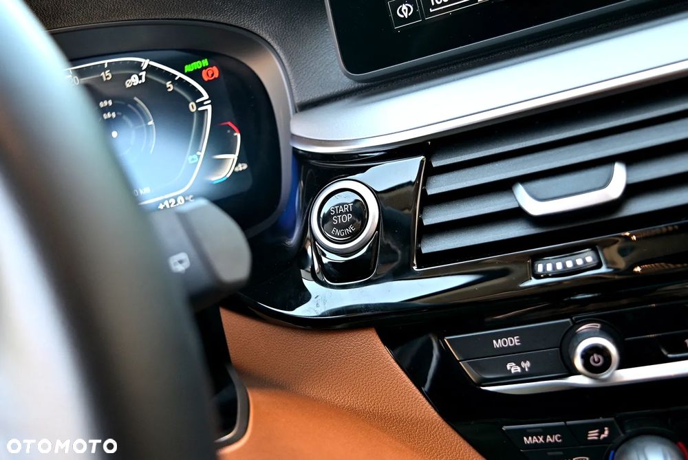 BMW Seria 5 520i - 23
