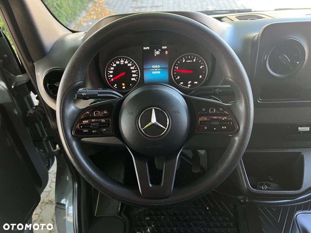 Mercedes-Benz Sprinter - 19