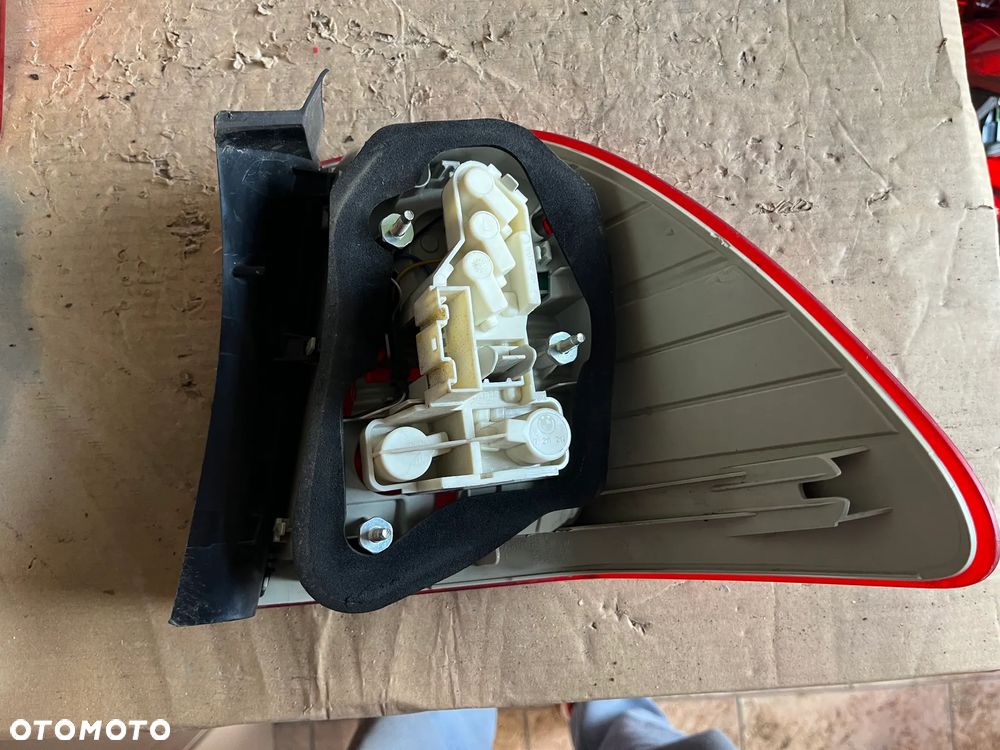 BMW 3 E91 LAMPA LEWY TYŁ EU LIFT - 3