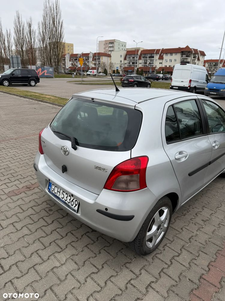 Toyota Yaris 1.3 VVT-i Luna - 6