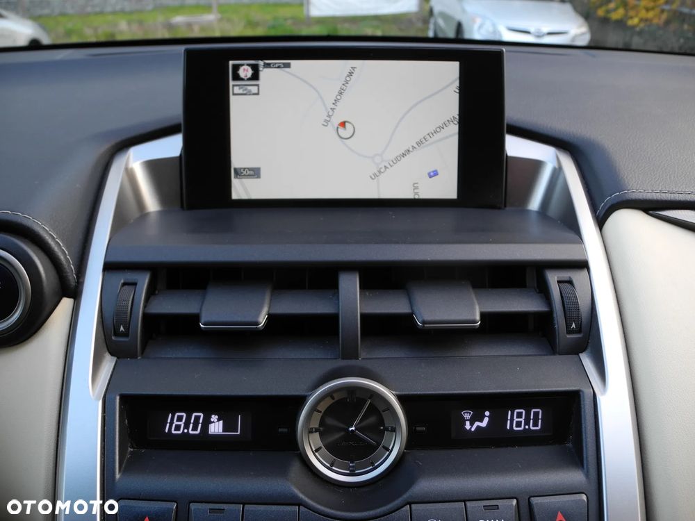 Lexus NX 300h Prestige AWD - 9