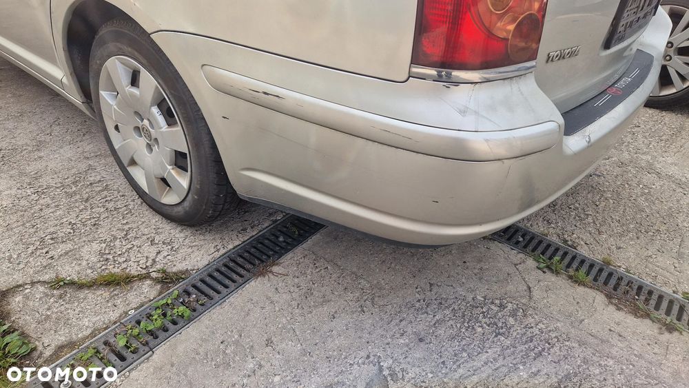 TOYOTA AVENSIS T25 KOMBI ZDERZAK TYŁ 1C0 - 2