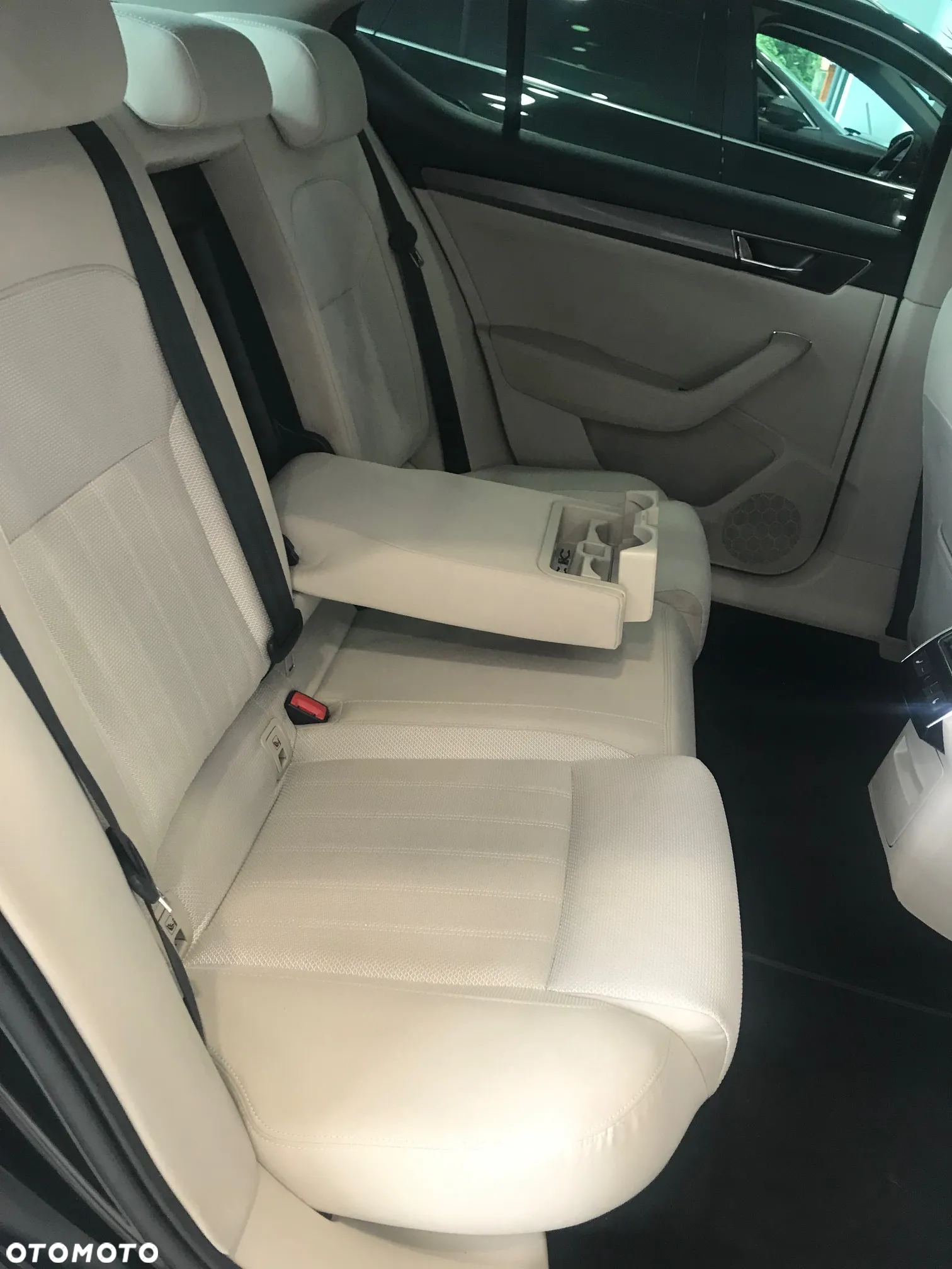 Skoda Superb 1.5 TSI ACT Style DSG - 35