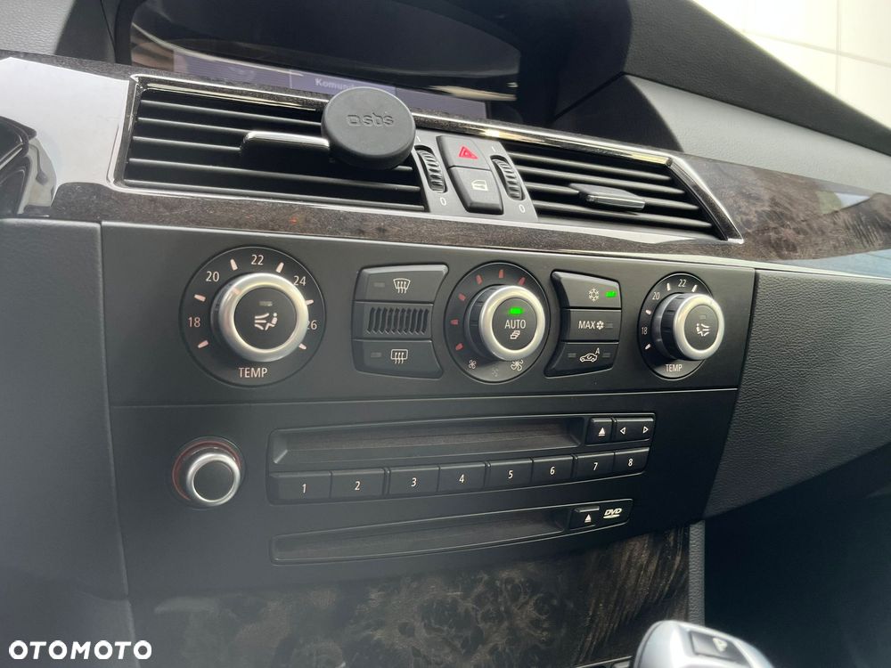 BMW Seria 5 540i - 14