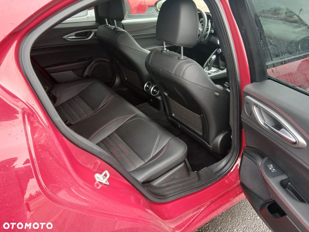 Alfa Romeo Giulia 2.0 Turbo Tributo Italiano Q4 - 13