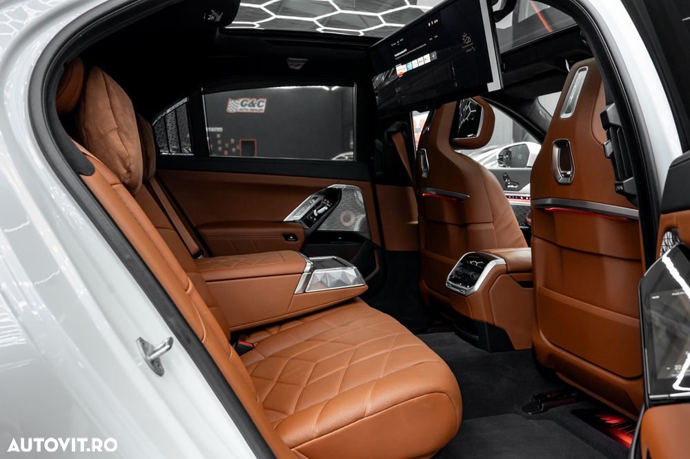 BMW Seria 7 740d xDrive MHEV - 14