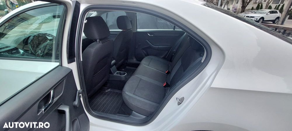 Skoda RAPID 1.2 TSI Active - 10