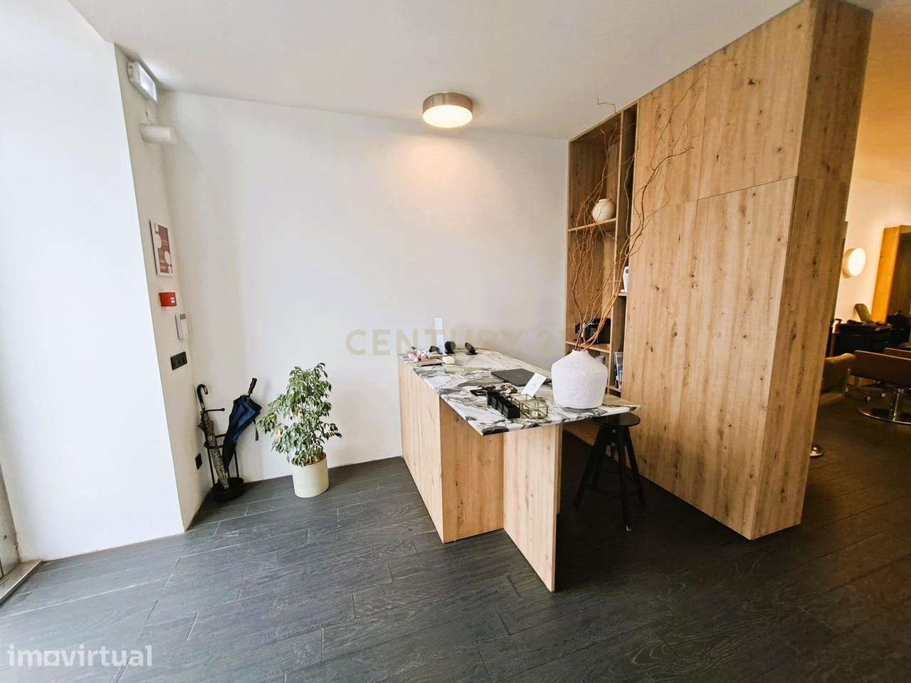 Trespasse Salão de Beleza e Cabeleireiro na Av 24 Julho clientela fide - Grande imagem: 3/15