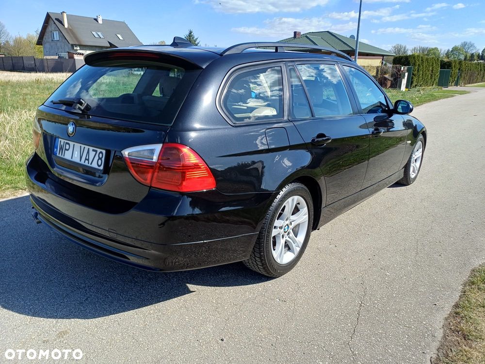 BMW Seria 3 320d - 23