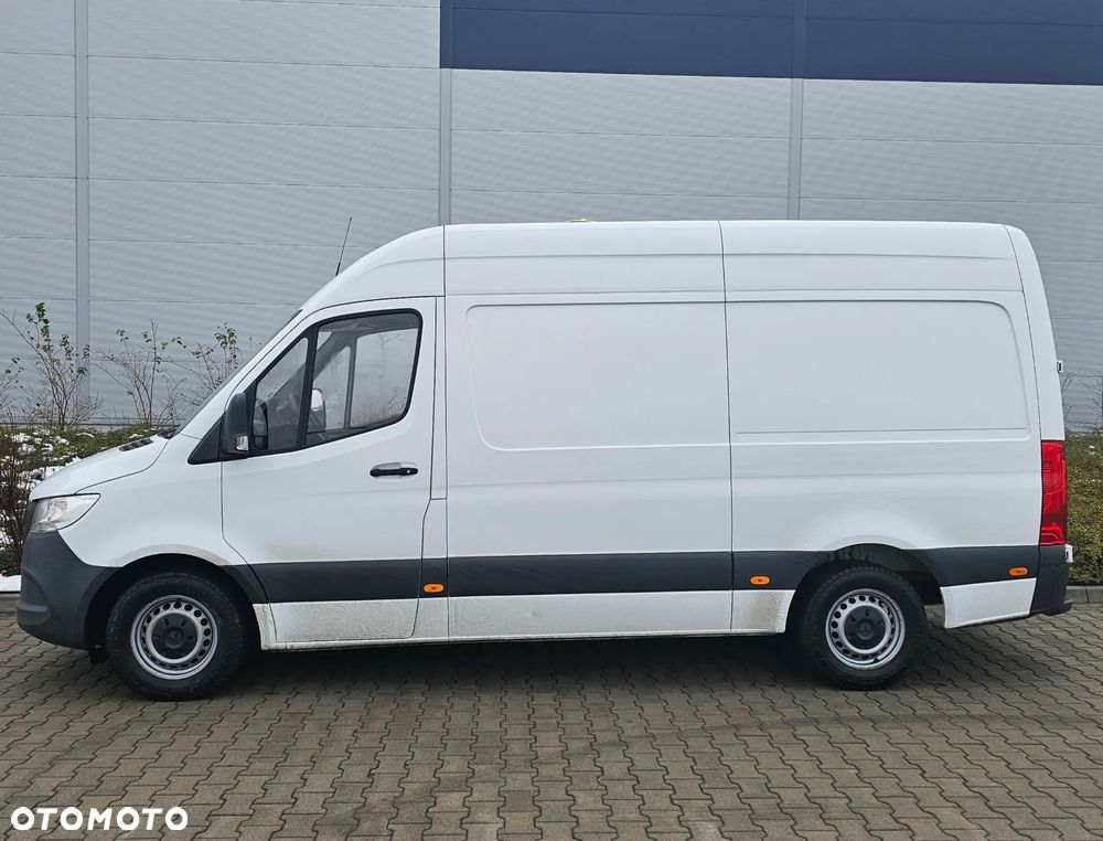 Mercedes-Benz SPRINTER - 4