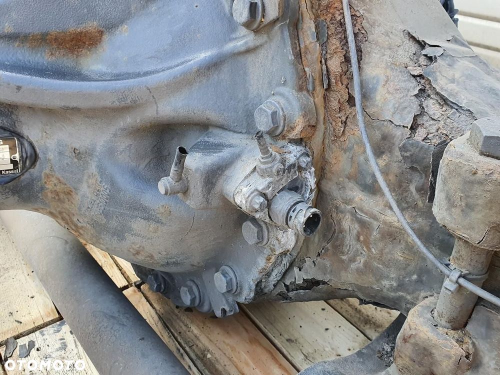 BELKA OŚ MOST DYFER ZACISKI TYŁ MERCEDES ACTROS MP4 R440-13 2.533 - 9