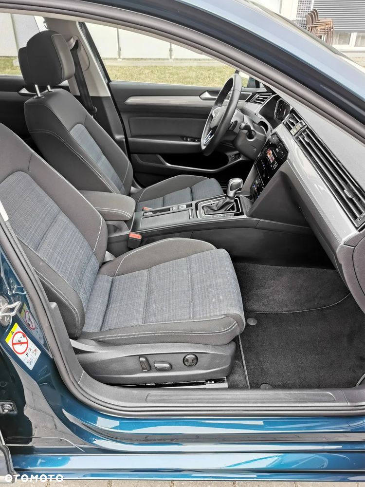 Volkswagen Passat - 19