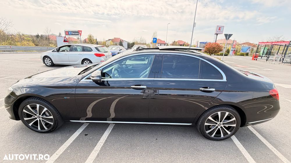 Mercedes-Benz E 300 de 9G-TRONIC - 12