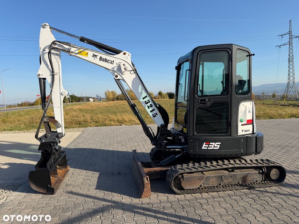 Bobcat E35 - 10