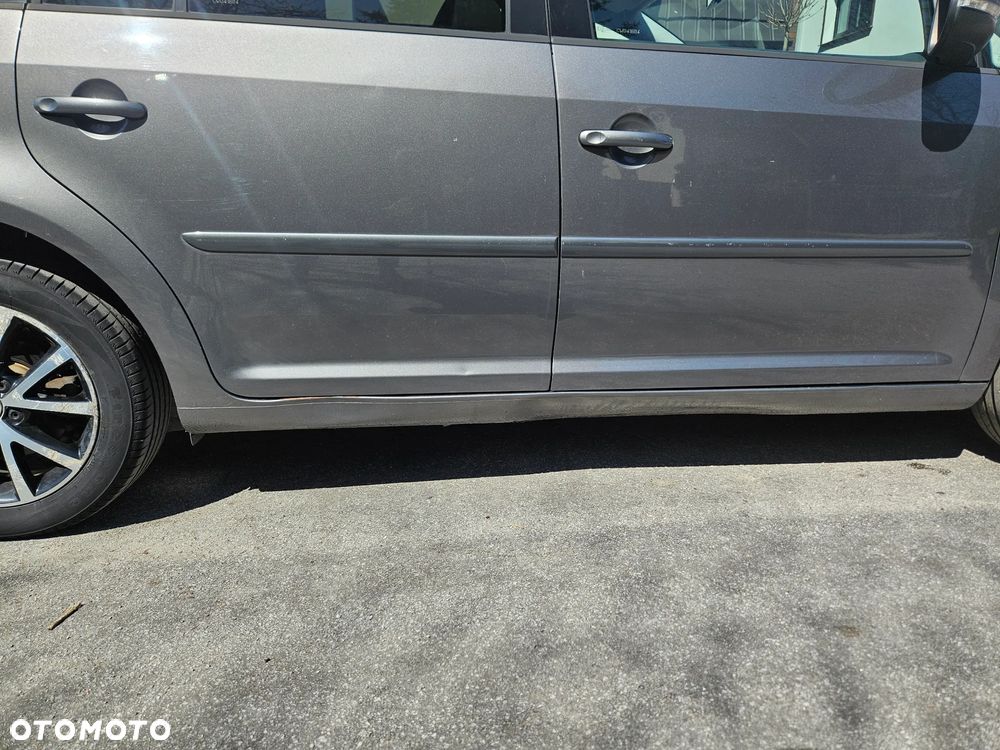 Volkswagen Touran 1.6 TDI DPF Comfortline - 10