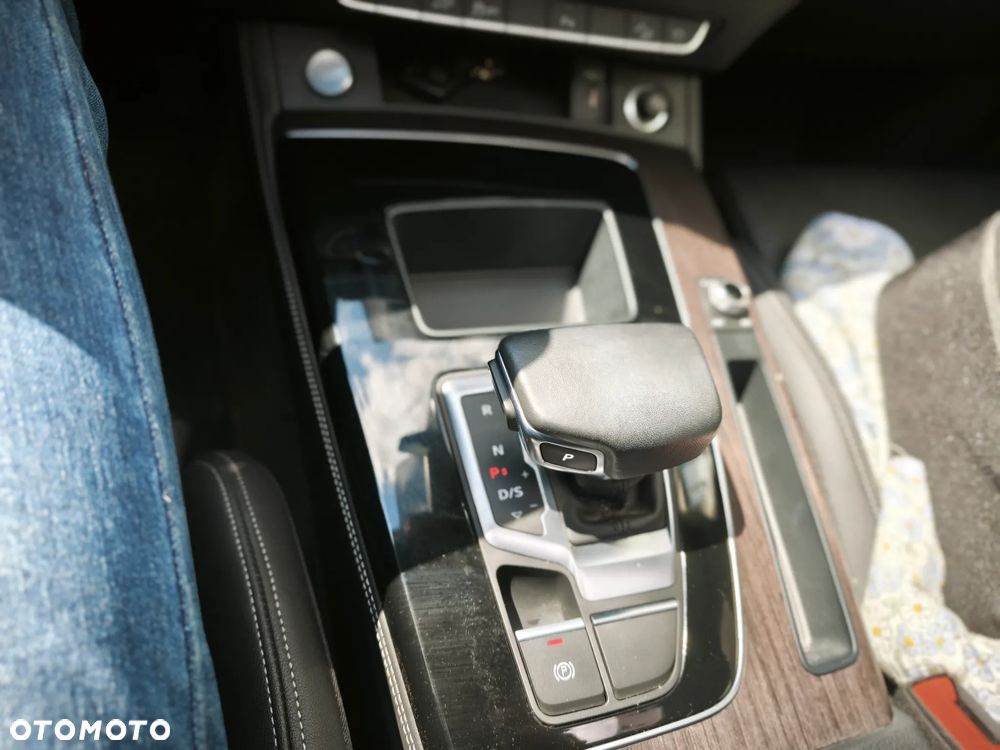 Audi Q5 55 TFSIe quattro S tronic S line - 25