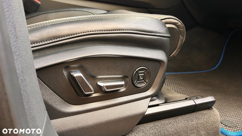 Audi Q8 - 33