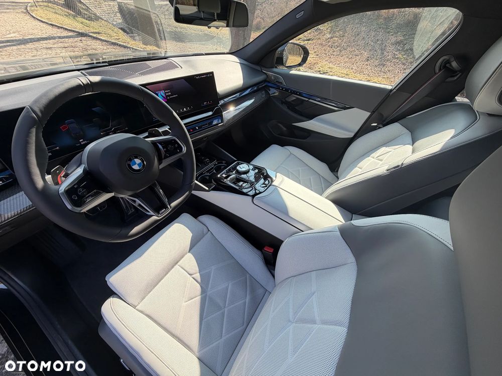 BMW Seria 5 540d xDrive mHEV M Sport - 19