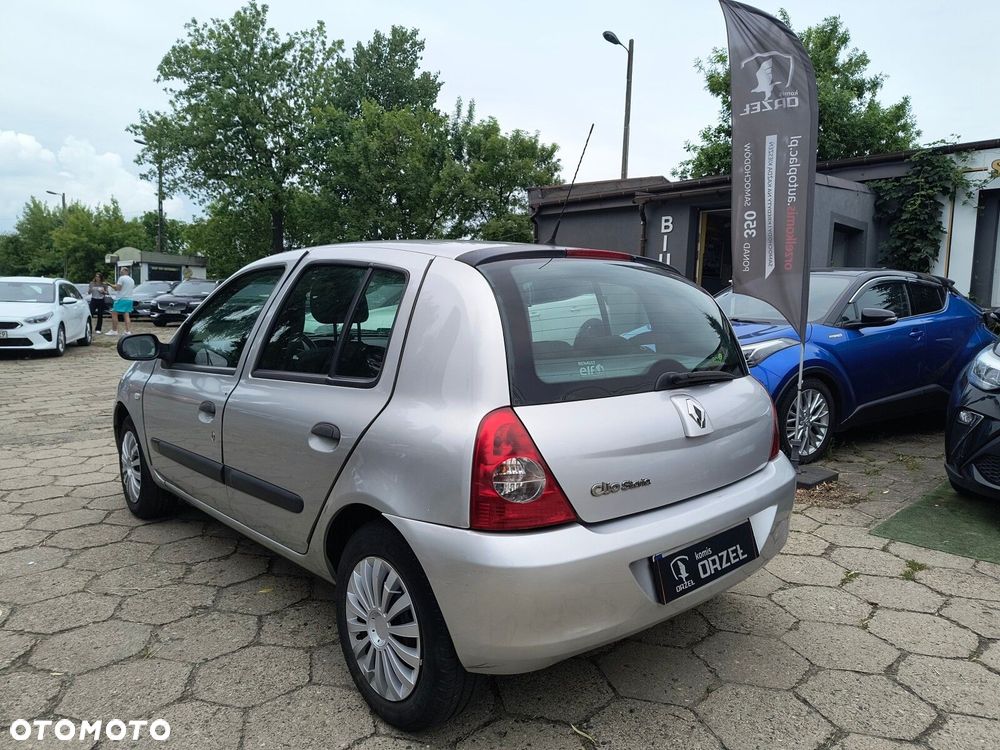Renault Clio - 7