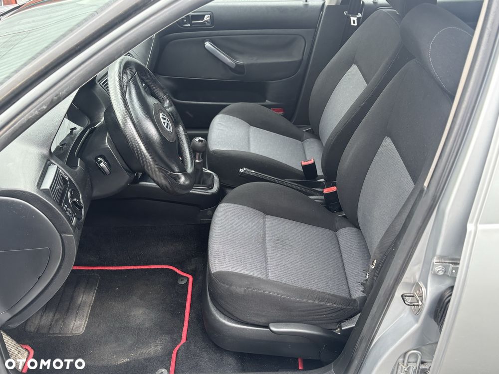 Volkswagen Golf - 6