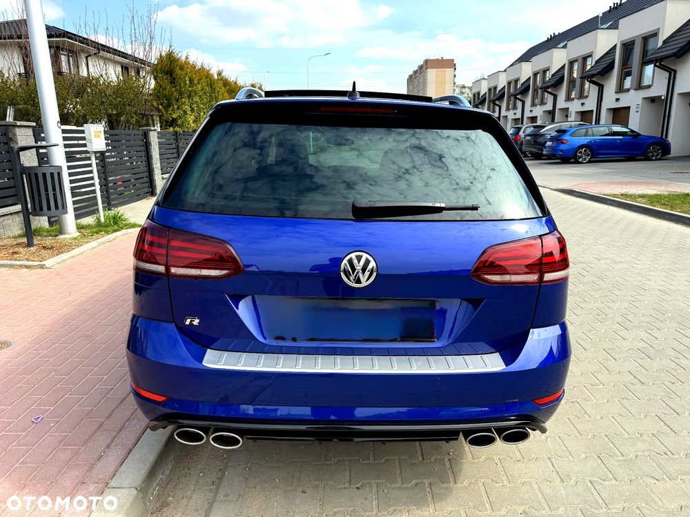 Volkswagen Golf - 6