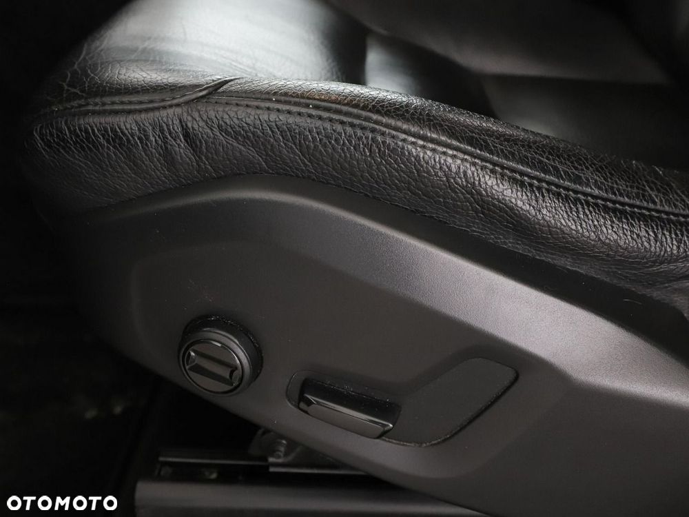 Volvo XC 90 B5 D AWD Momentum Pro - 38