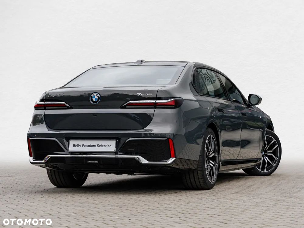 BMW Seria 7 750e PHEV xDrive M Sport sport - 3