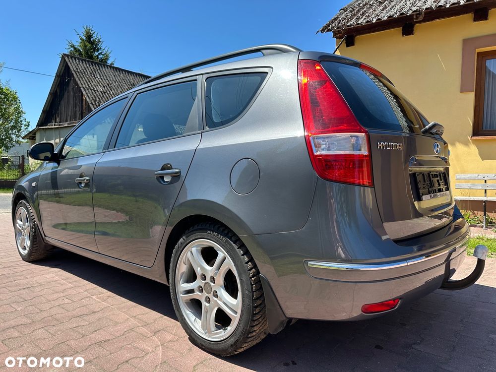 Hyundai i30 1.6 Premium - 12