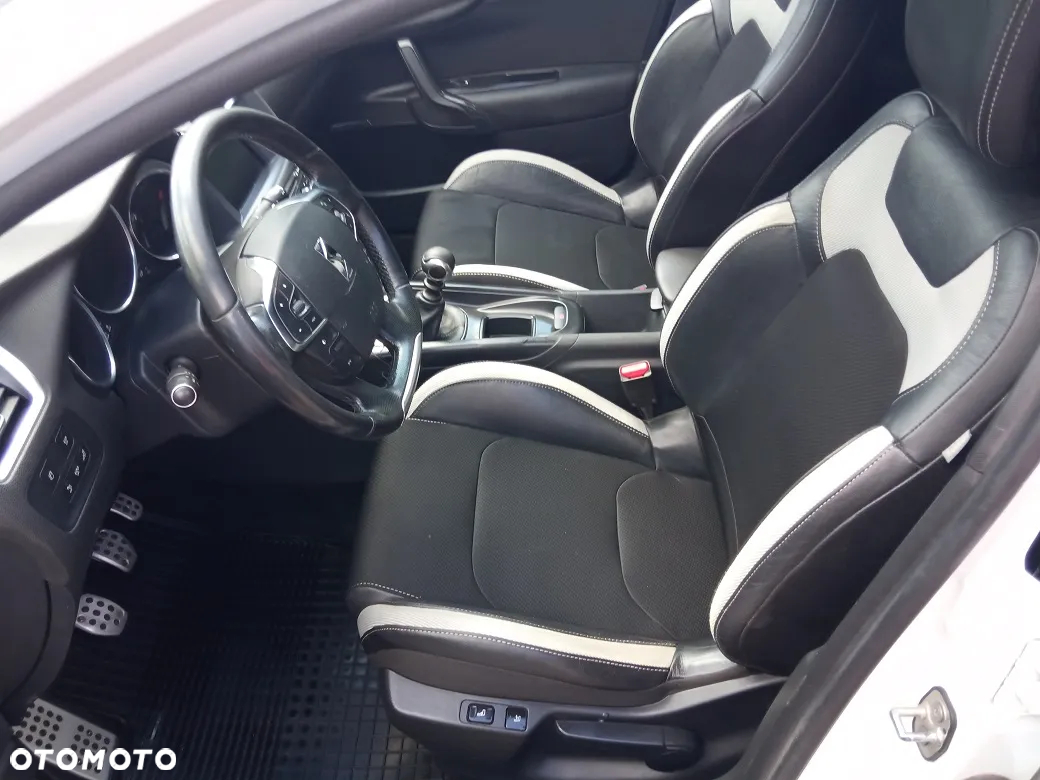 Citroën DS4 1.6 HDi SoChic - 13