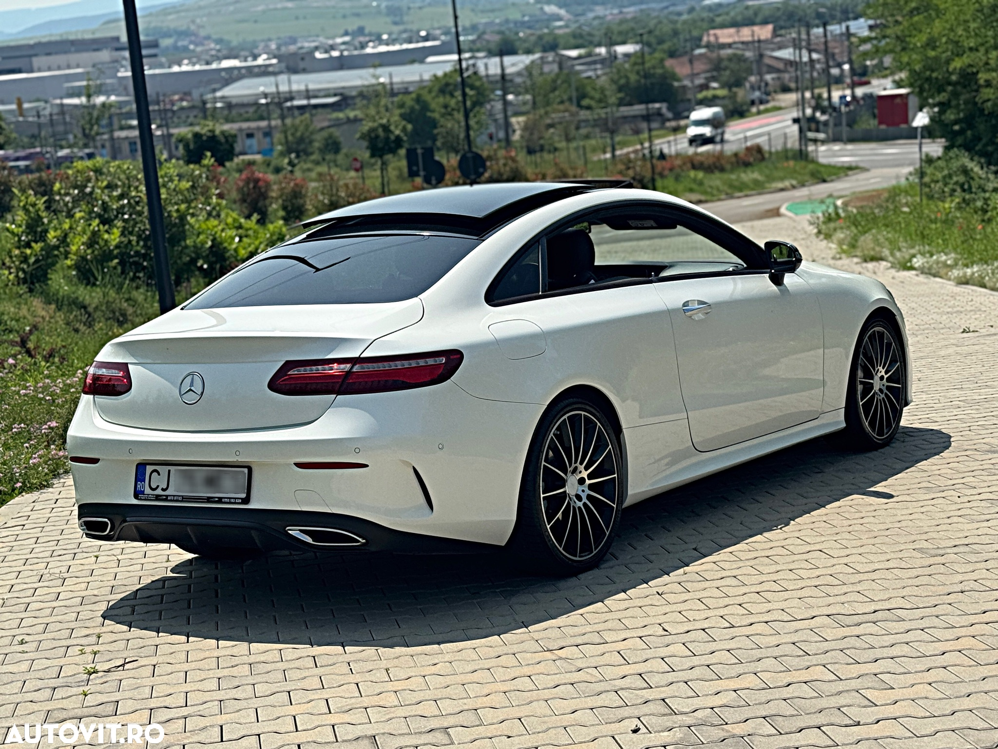 Mercedes-Benz E 220 d Coupe 9G-TRONIC AMG Line - 19