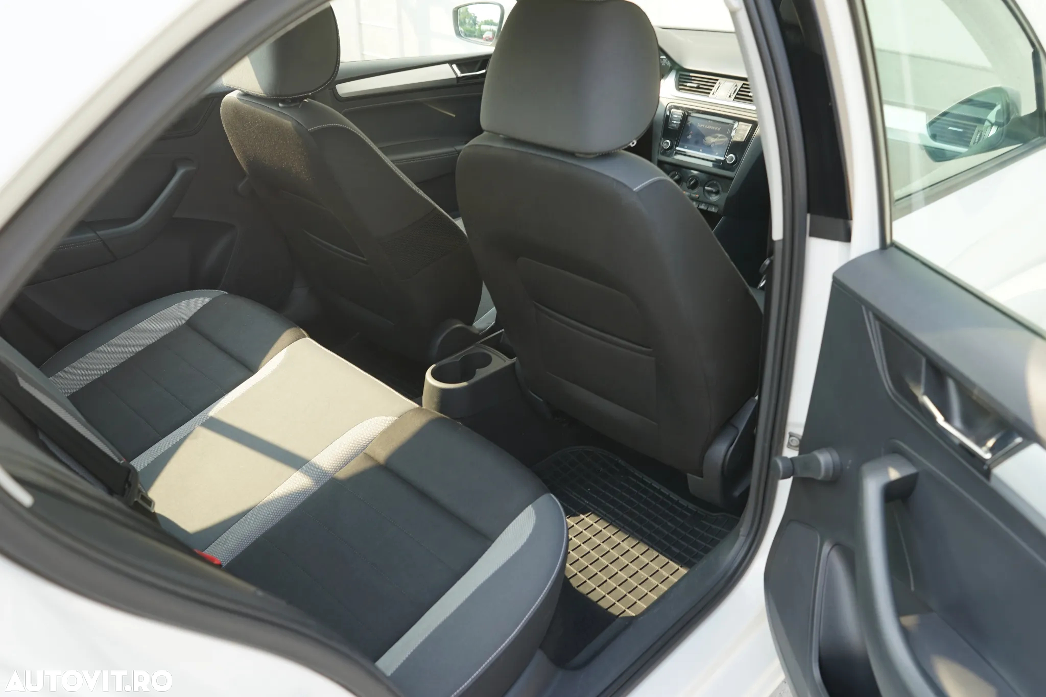 Skoda RAPID 1.0 TSI Style - 22